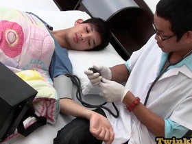Examined asia twink shoots cum while barebacked by medic